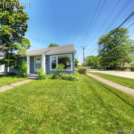 Buy this 2 bed house on 278 West Cowan Avenue in Madison Heights, MI 48071