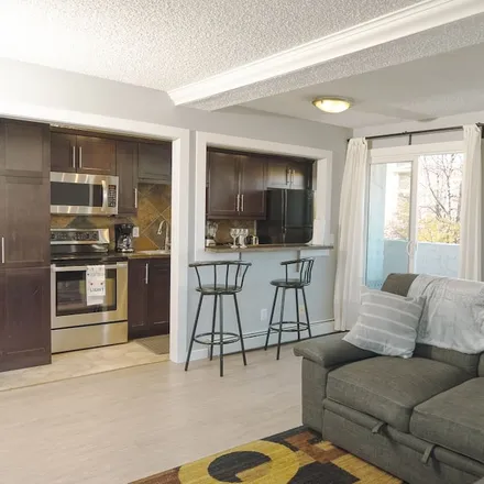 Image 4 - Sunalta, Calgary, AB T3C 0N9, Canada - Apartment for rent