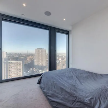 Image 4 - Chronicle Tower, 261B City Road, London, EC1V 1AL, United Kingdom - Apartment for sale