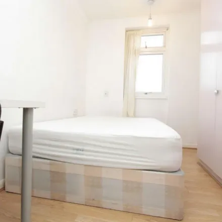 Image 2 - 10 Parsonage Street, Cubitt Town, London, E14 3DB, United Kingdom - Apartment for rent