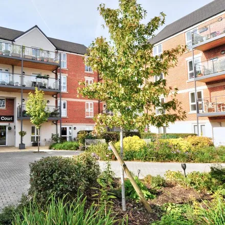 Rent this 1 bed apartment on Tesco Superstore svc 152 Only in Reading Road, Henley-on-Thames