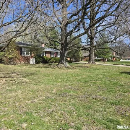 Image 2 - 1056 West Grand Avenue, Carterville, IL 62918, USA - House for sale