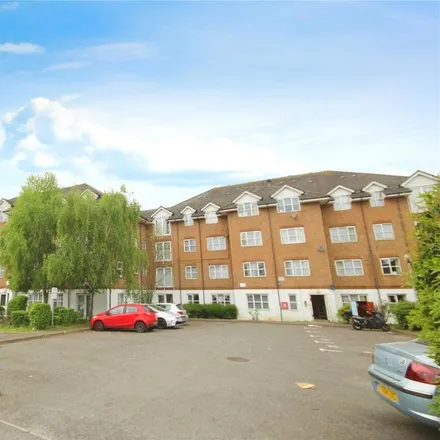 Rent this 2 bed apartment on Lavender Place in London, IG1 2BE