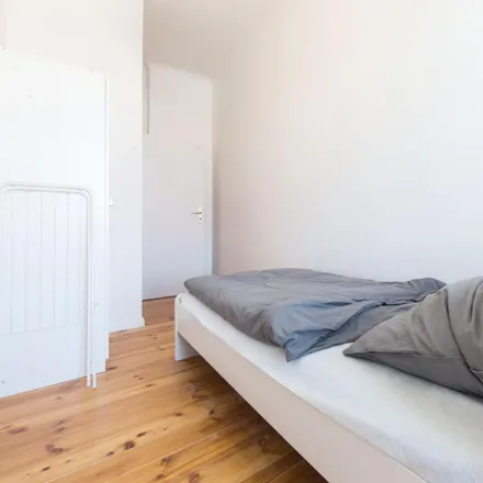 Rent this 7 bed room on Immanuelkirchstraße 17 in 10405 Berlin, Germany