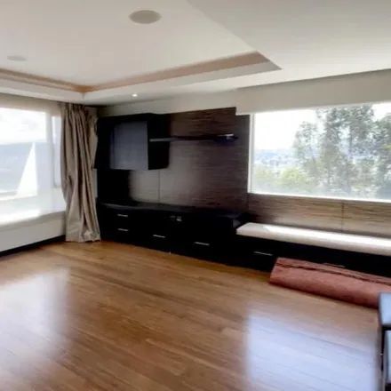 Buy this 4 bed apartment on Fraedan in Los Cabildos N41-10, 170104