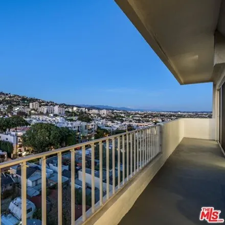 Image 3 - Plaza Towers, 838 North Doheny Drive, West Hollywood, CA 90069, USA - Condo for rent