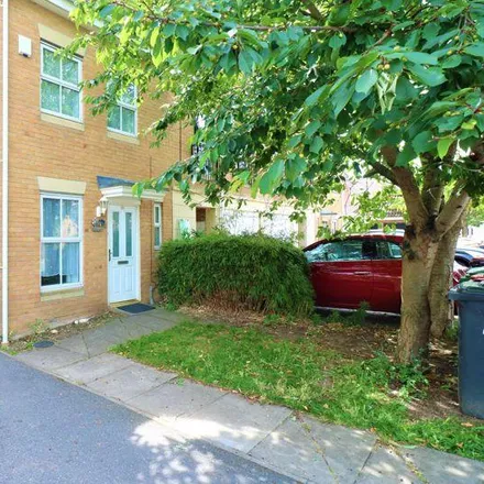 Rent this 3 bed townhouse on Scholars Walk in Langley, SL3 8LY