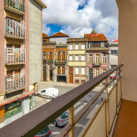 Image 5 - Doze Casas, Rua Santa Catarina, 4000-457 Porto, Portugal - Apartment for rent