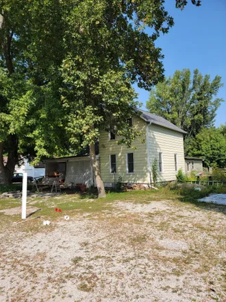 Buy this 2 bed house on 305 3rd Avenue North in Dakota City, IA 50529