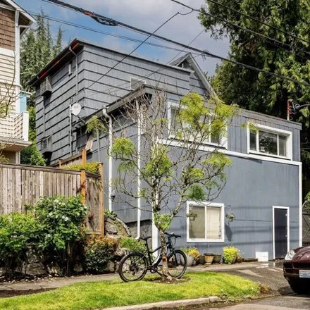 Buy this studio house on 107 24th Avenue East in Seattle, WA 98112