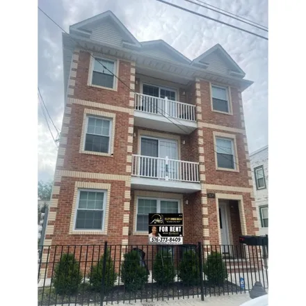 Rent this 1 bed room on 180 Wainwright Street in Newark, NJ 07112