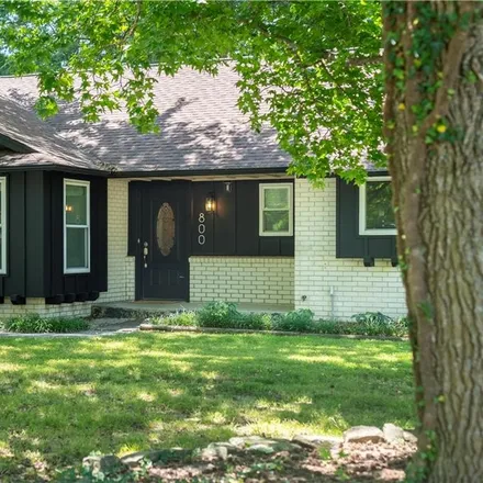 Rent this 3 bed house on 800 Summit Drive in Rogers, AR 72756
