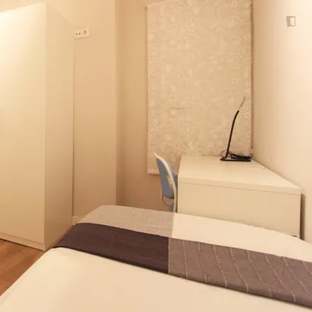 Rent this 9 bed room on Madrid in Calle de Guzmán el Bueno, 89