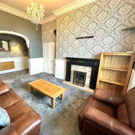 Image 1 - Hatt House, Park Road, Torquay, TQ1 4QR, United Kingdom - Room for rent