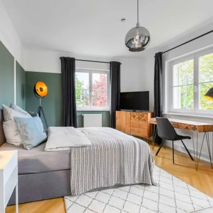 Rent this 4 bed room on Albert-Schäffle-Straße 94 in 70186 Stuttgart, Germany
