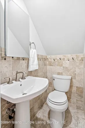Image 7 - 32 Croft Court, New York, NY 10306, USA - Townhouse for sale