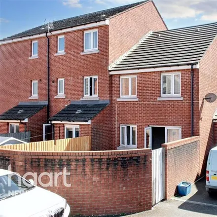 Image 2 - Egmont House, Alicia Crescent, Newport, NP20 2LH, United Kingdom - House for rent