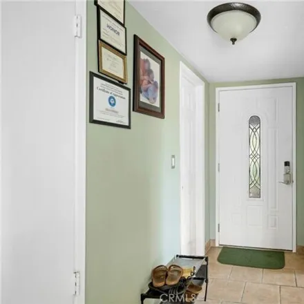 Image 3 - 11398 Collett Avenue, Los Angeles, CA 91344, USA - House for sale