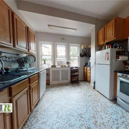 Image 7 - 817 East 15th Street, New York, NY 11230, USA - Townhouse for sale