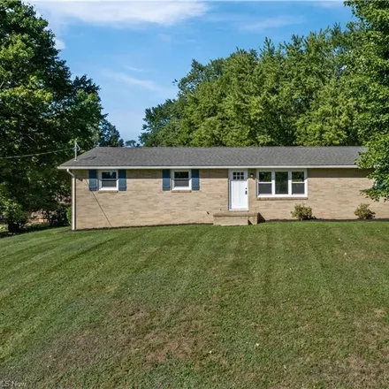 Image 1 - 1644 Deerwood Circle Southeast, Stark County, OH 44626, USA - House for sale