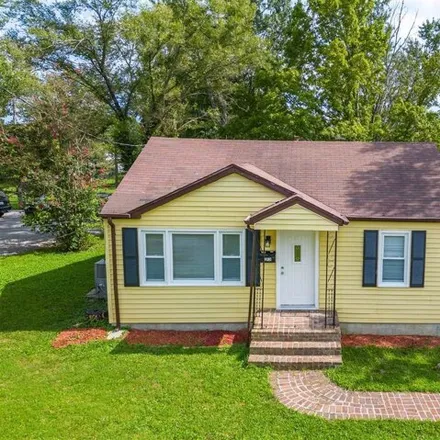 Buy this 2 bed house on 213 Akin Ave in Franklin, Kentucky