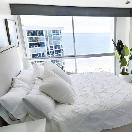Rent this 3 bed condo on Coronado