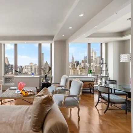 Buy this 4 bed condo on Bridge Tower Place in East 61st Street, New York