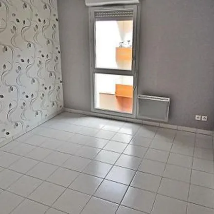 Rent this 2 bed apartment on 22B Rue Pierre Benech in 31100 Toulouse, France