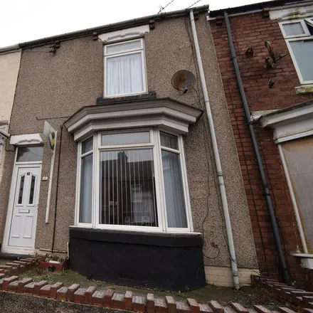 Rent this 2 bed townhouse on unnamed road in Ferryhill, DL17 8AT