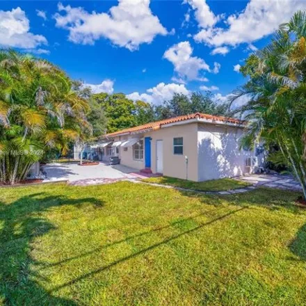 Buy this studio house on 950 Northeast 111th Street in Biscayne Park, Miami-Dade County