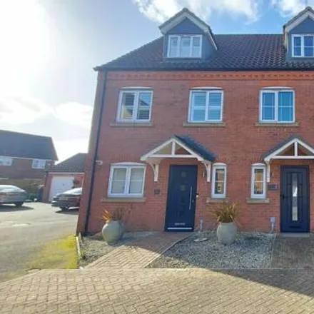 Buy this 3 bed townhouse on Daisy Court in Austerby, PE10 0GJ