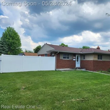 Buy this 3 bed house on 15444 East 13 Mile Road in Fraser, MI 48066