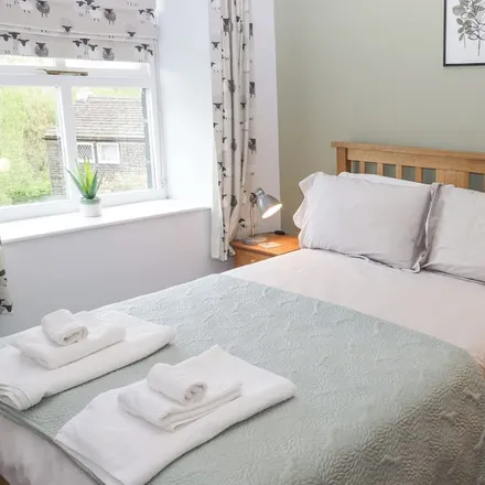 Rent this 2 bed townhouse on Holme Valley in HD9 3EF, United Kingdom