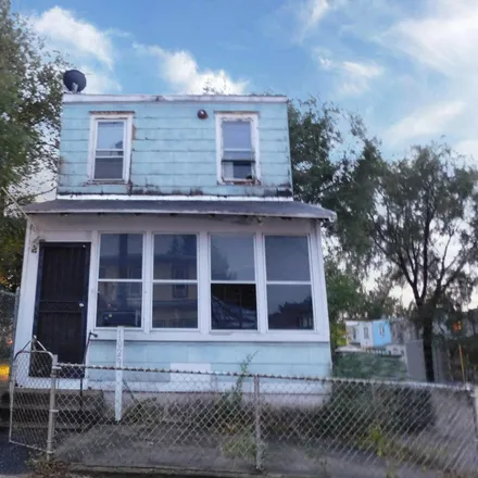 Buy this 2 bed house on Xpress Audio & Wireless in 946 North 24th Street, East Camden