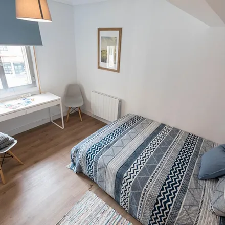 Rent this 2 bed apartment on Calle Monte Aldamiz / Aldamiz mendiaren kalea in 3, 48007 Bilbao