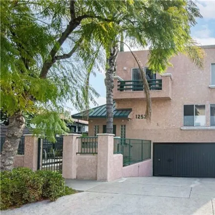 Image 1 - 7180 Fountain Avenue, Los Angeles, CA 90046, USA - Townhouse for rent