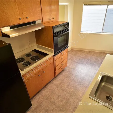 Image 5 - 282 Wayne Avenue, Oakland, CA 94606, USA - Apartment for rent