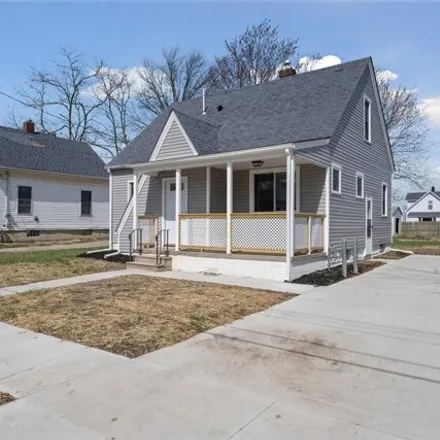 Image 2 - 863 East 34th Street, Lorain, OH 44055, USA - House for sale