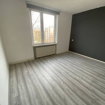 Rent this 3 bed apartment on Berghofstraat 21 in 6471 EC Eygelshoven, Netherlands