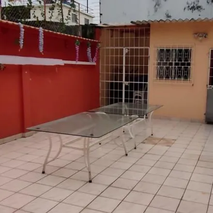 Buy this 8 bed house on Rosendo Avilés T. in 090109, Guayaquil