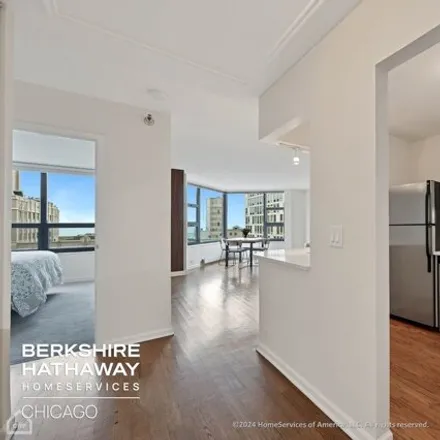 Image 9 - 401 East Ontario Street, Chicago, IL 60611, USA - Condo for sale