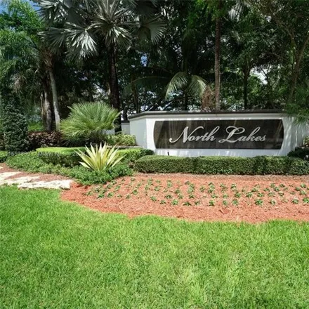 Image 1 - 720 Falling Water Road, Weston, FL 33326, USA - House for rent