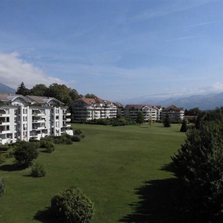 Rent this 4 bed apartment on 36 Avenue de Chartreuse in 38240 Meylan, France
