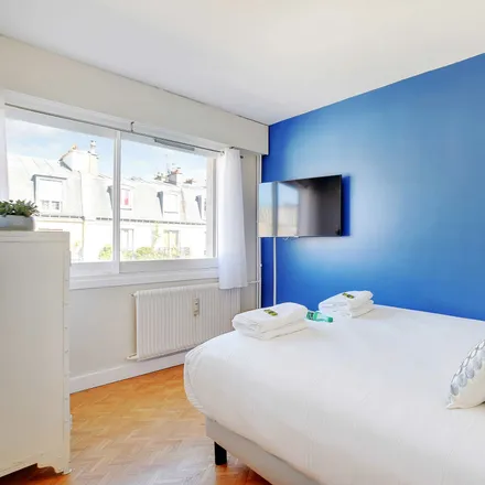 Image 8 - Paris-Est immobilier, 17 Avenue Claude Vellefaux, 75010 Paris, France - Apartment for rent