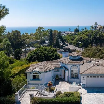 Image 1 - 425 Bonvue Terrace, Laguna Beach, CA 92651, USA - House for sale