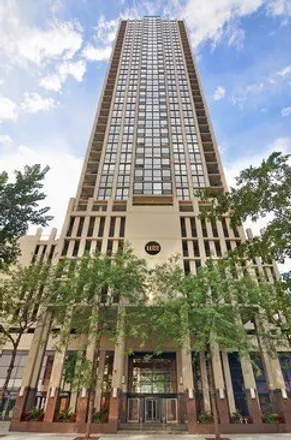 Buy this 1 bed condo on The Elm at Clark in 1100-1122 North Clark Street, Chicago