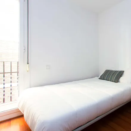 Image 4 - Carrer del Torrent de l'Olla, 28, 08001 Barcelona, Spain - Apartment for rent