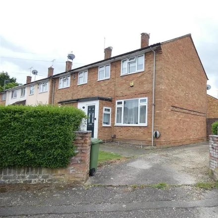 Rent this 3 bed house on Hetherington Close in Britwell, SL2 2HU