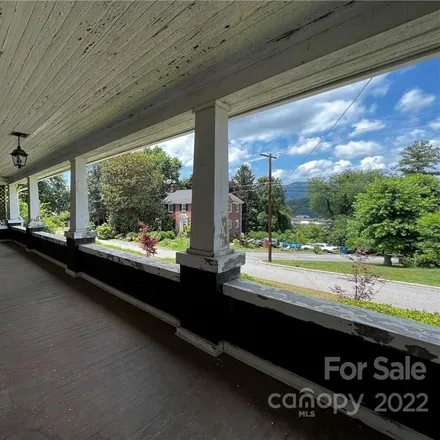 Image 2 - 25 Pennsylvania Avenue, Canton, NC 28716, USA - House for sale