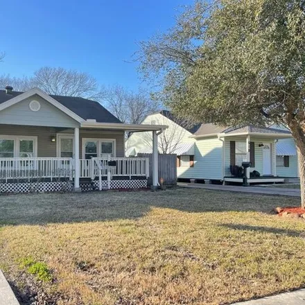 Buy this 3 bed house on 560 South 3rd Street in La Porte, TX 77571